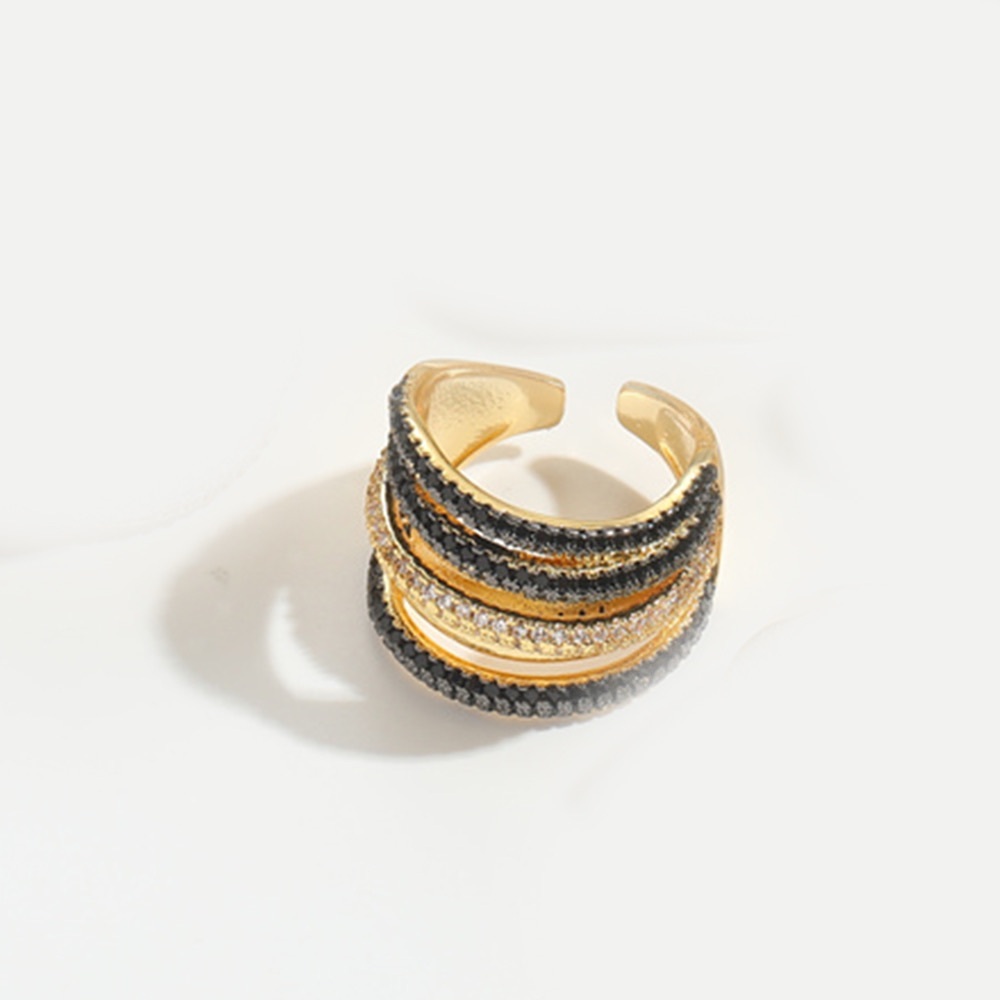Elegant Gold and Black Ring